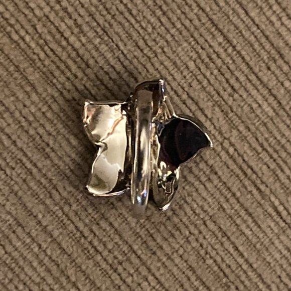 Flower Ring with Stones and Crystals - Picture 4 of 6